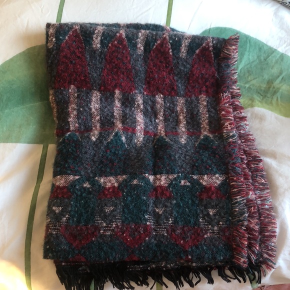 Printed Large Scarf Throw Wrap - Picture 2 of 3